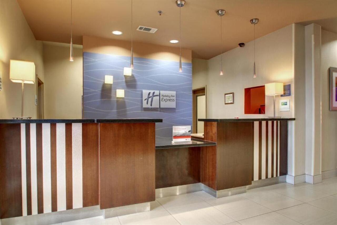 Holiday Inn Express Winona By Ihg Экстерьер фото