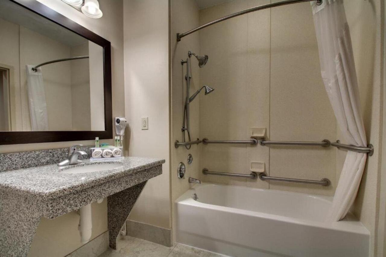 Holiday Inn Express Winona By Ihg Экстерьер фото